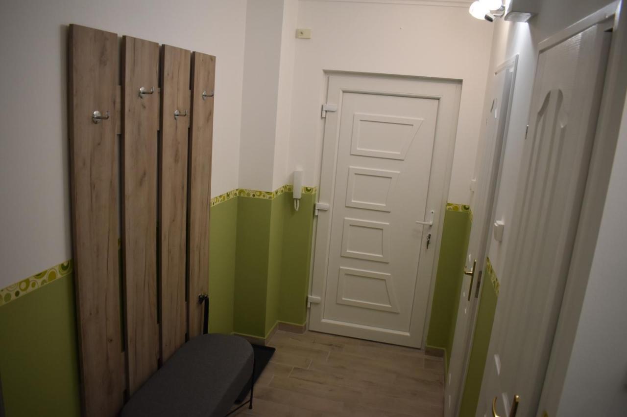 Frézia Apartman Makó Esterno foto